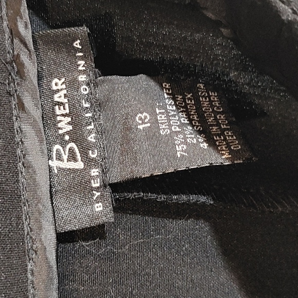 B Wear black skirt size 13 - Picture 3 of 3
